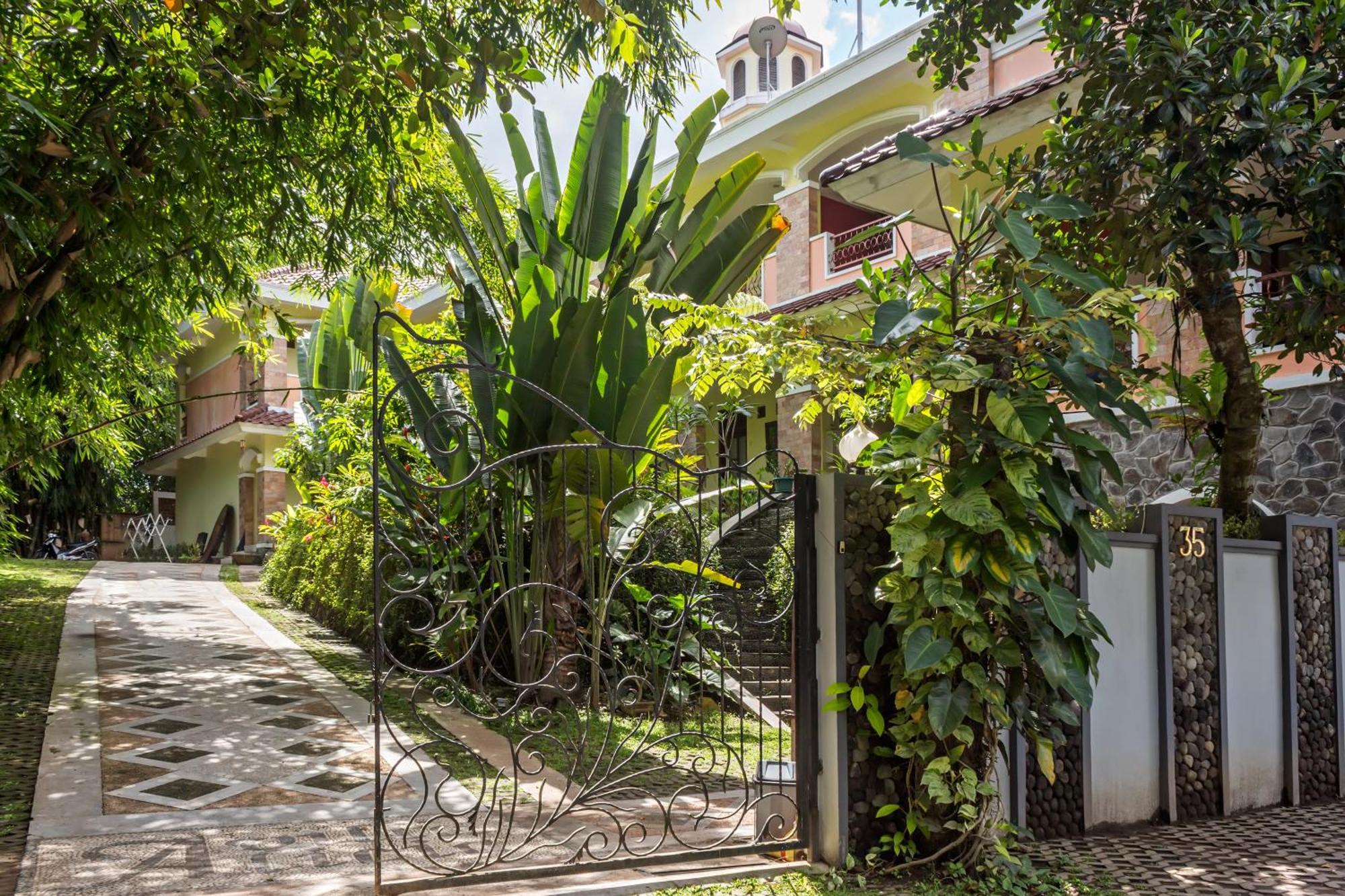 Villa Alicia Maguwo Экстерьер фото